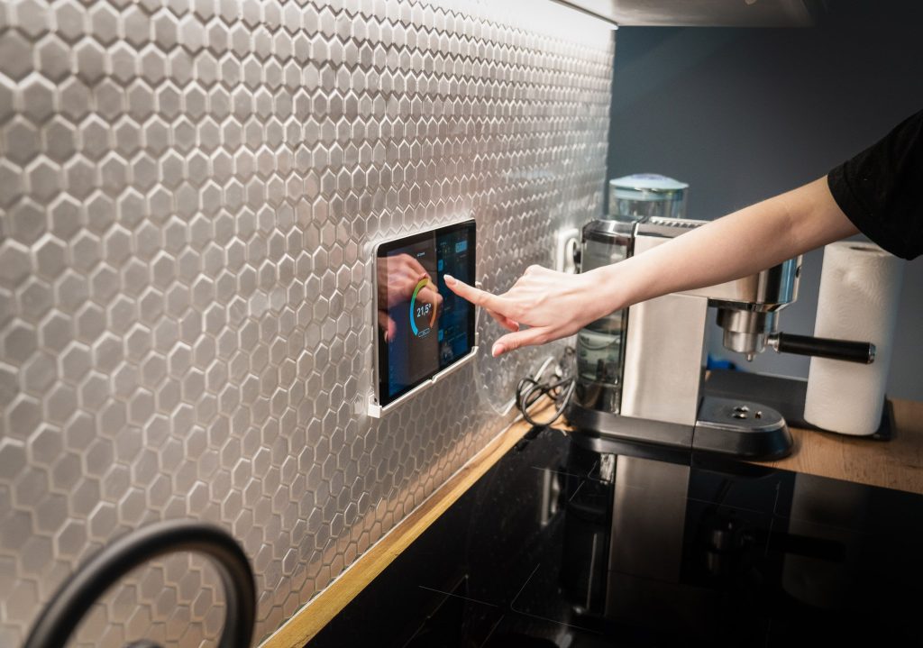 How Panel PCs Improve Operator Efficiency 2 LcdSLD How Panel PCs Improve Operator Efficiency